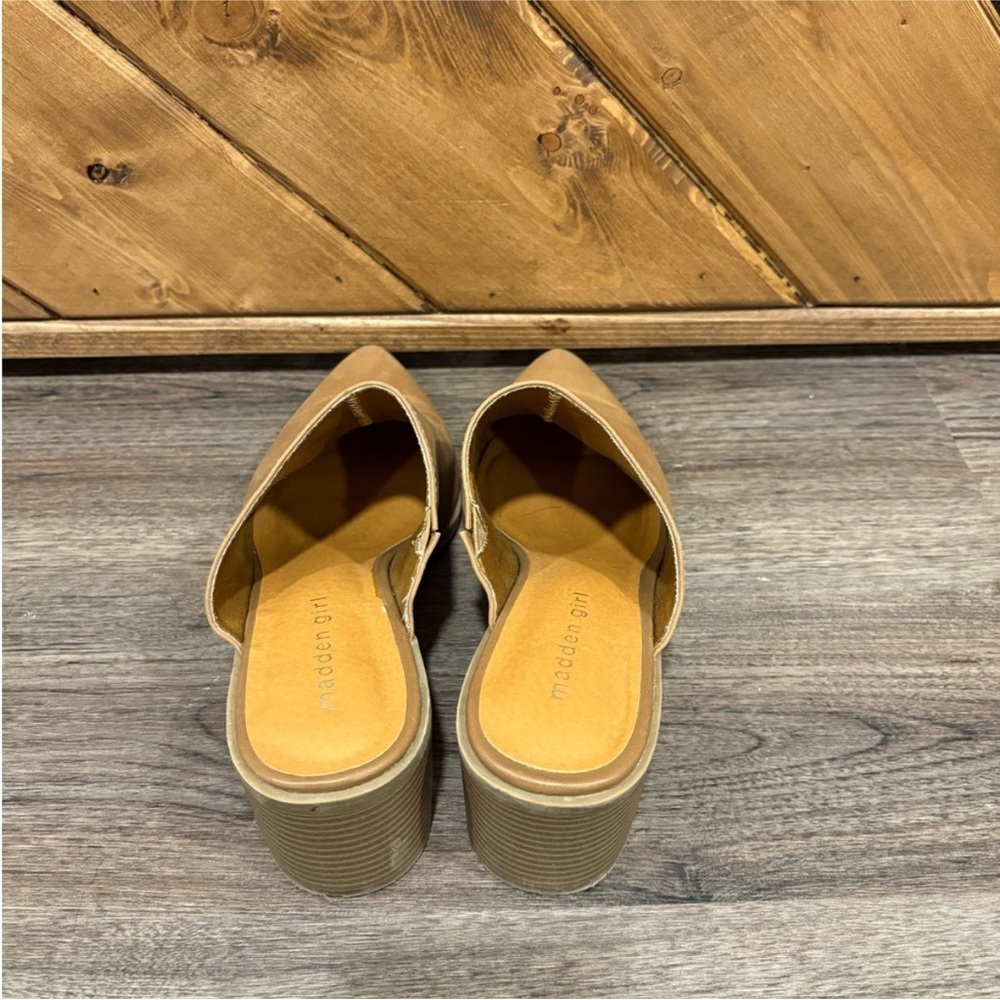 Madden Girl Women's Camel Brown Pointed-Toe Mule Slides 7.5 - Picture 3 of 5